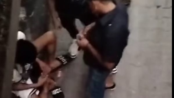 فيديو ثلاثة شباب