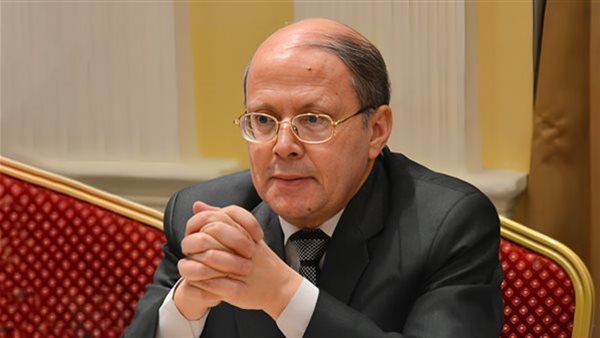 الكاتب الصحفي عبد