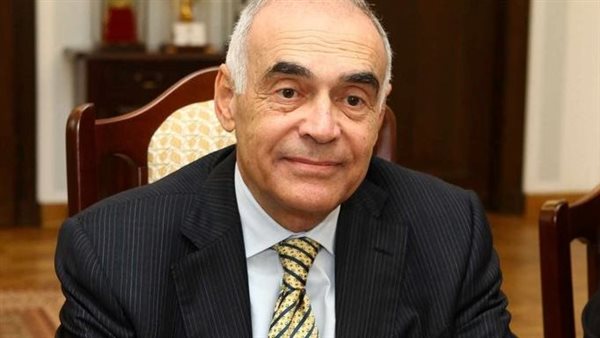 محمد كامل عمرو -