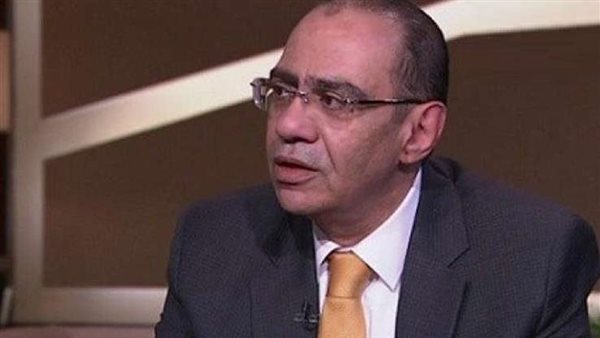 الدكتور حسام حسني