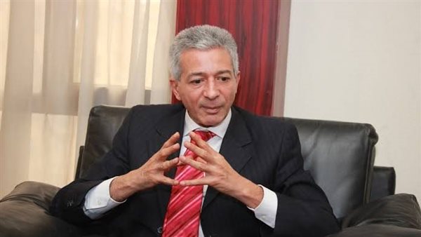 الدكتور علاء عز -