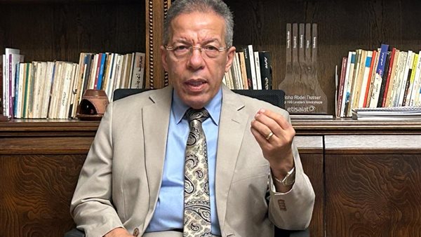 الدكتور أسامة عبد