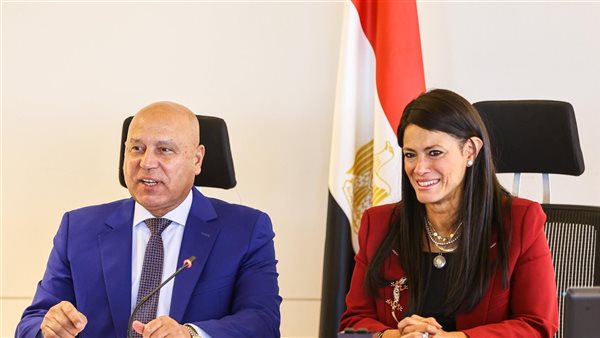 جانب من توقيع اتفاقية