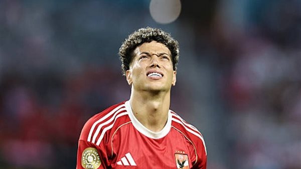 إمام عاشور لاعب النادي