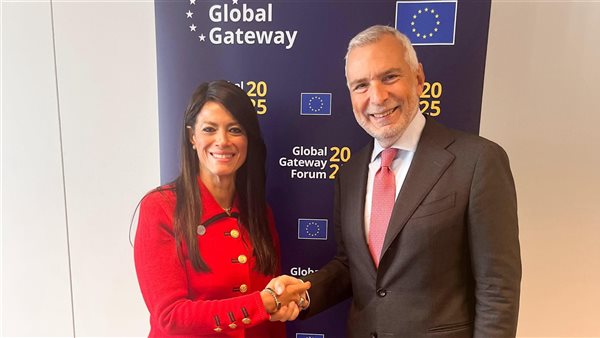 جانب من لقاءات وزيرة