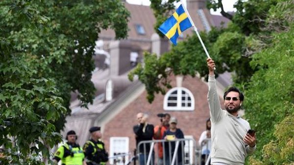 سلوان موميكا