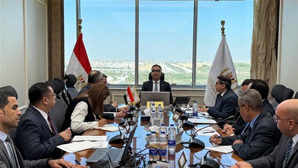 اجتماع وزير التموين