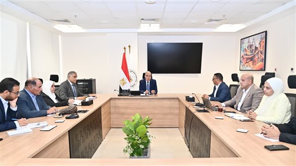 إجتماع وزير الري