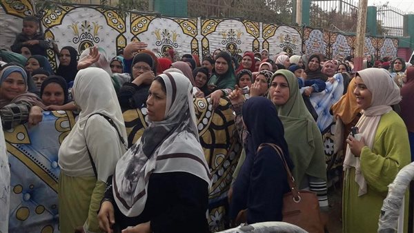 أمام إحدى اللجان