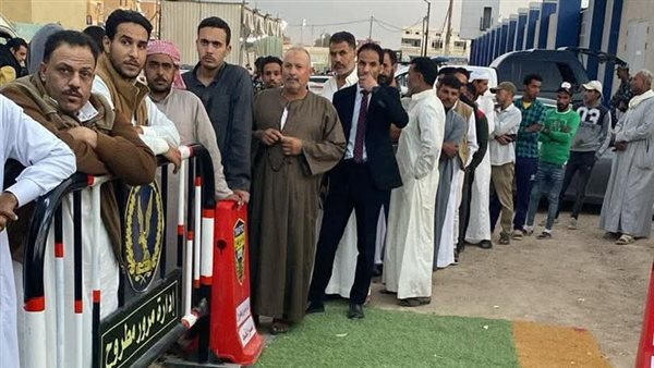 جانب من أمام اللجان