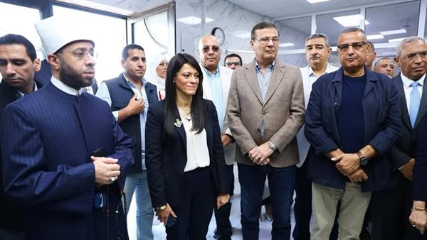 3 وزراء يفتتحون بنك