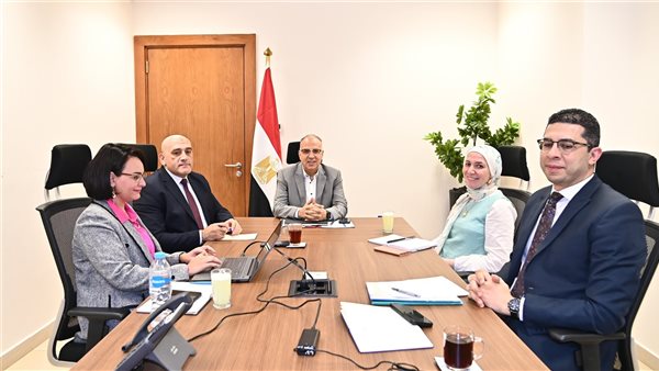 اجتماع وزير الموارد