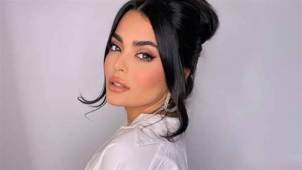 الفنانة «أسماء جلال»