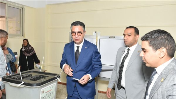 الوزير خلال التصويت