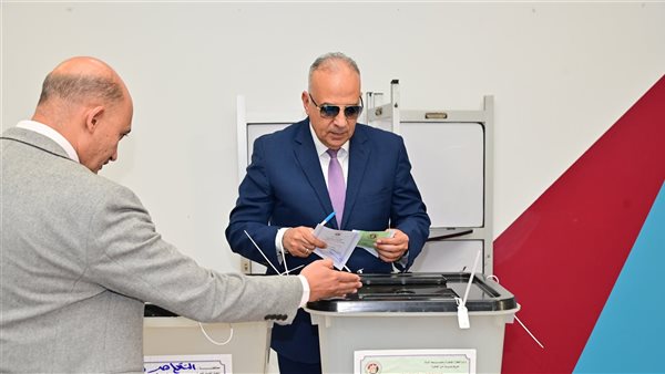 الوزير خلال التصويت