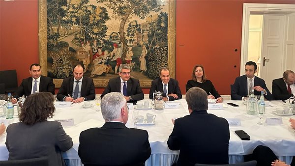 وزير الخارجية بدر