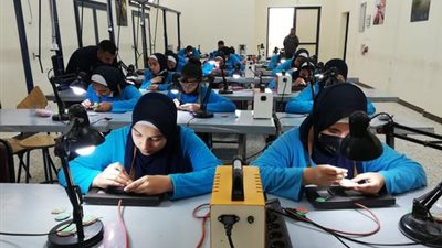 طلاب مدارس التكنولوجيا    