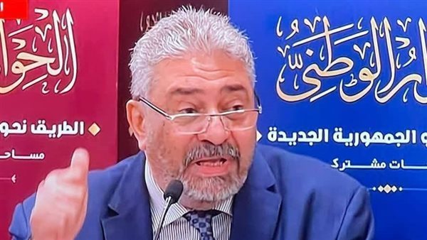 عمر الشريف رئيس لجنة