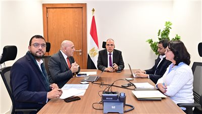 اجتماع وزير الموارد المائية والري    