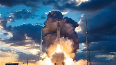 إطلاق القمر الصناعي من طراز سبنكس    