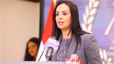 الوزيرة خلال كلمتها    