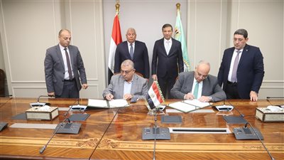 خلال توقيع البروتوكول     