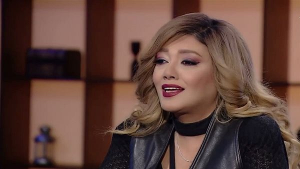 الفنانة شمس