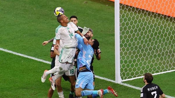 الإمارات والجزائر