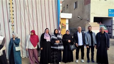 من أمام اللجنة     