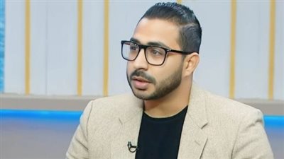 الكاتب محمد كامل    