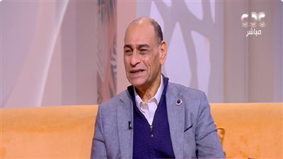 الدكتور محمد عزام    