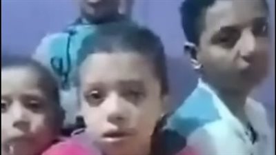 فيديو سيدة تعرض أطفال للبيع    