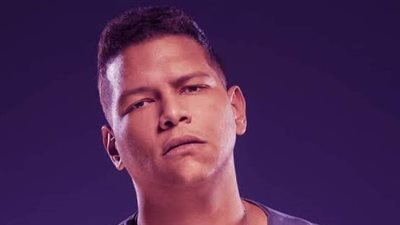 الفنان احمد عبد الحميد     