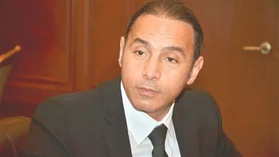  الدكتور إسلام عزام رئيس البورصة المصرية    