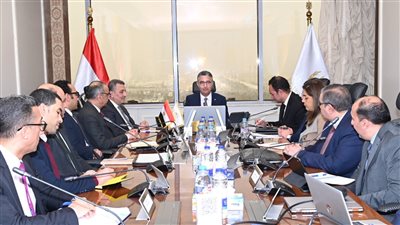 خلال الاجتماع     