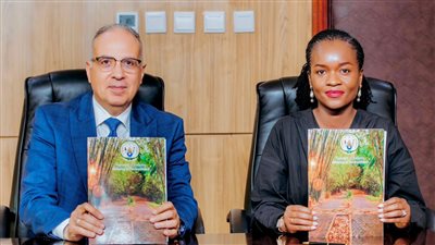 خلال التوقيع    