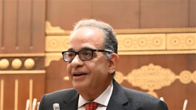 طارق عبدالعزيز    