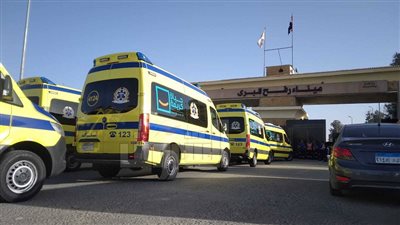 الاسعافات أمام معبر رفح    