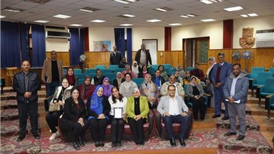 جانب من الندوة    