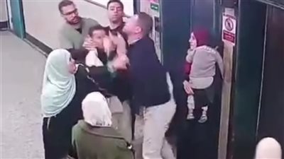 صورة من فيديو طبيب الباجور- المصدر: مواقع التواصل الاجتماعي    