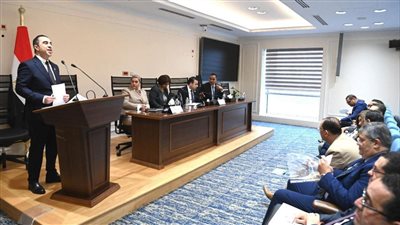 جانب من الاجتماع     