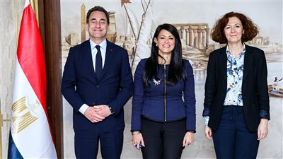 رانيا المشاط تلتقي وفد فرنسي     