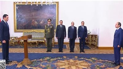 جوهر نبيل يؤدي اليمين الدستورية    