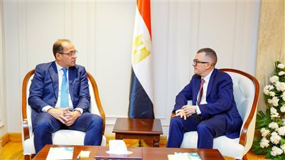 وزيرا التخطيط والمالية     