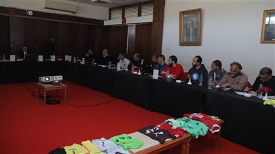 الاجتماع الفني لمباراة الأهلي والجيش الملكي     