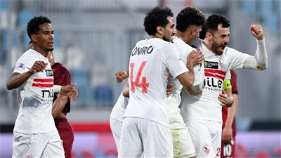 فرحة لاعبي الزمالك بهدف محمد إسماعيل    