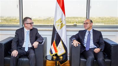 وزيرا التخطيط والاستثمار     