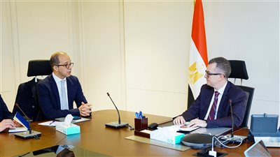 وزير التخطيط يلتقي وفد الإيفاد     