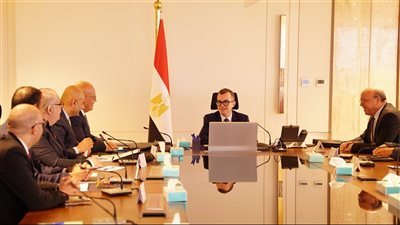 لقاء وزير التخطيط ووفد بنك الاستثمار القومي     