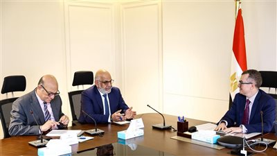 لقاء وزير التخطيط ومسئولي البنك الدولي    